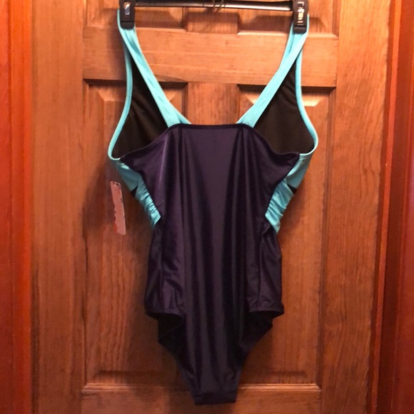 Swimsuit - Picture 2 of 6